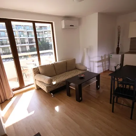Golden Dunes Apartman *